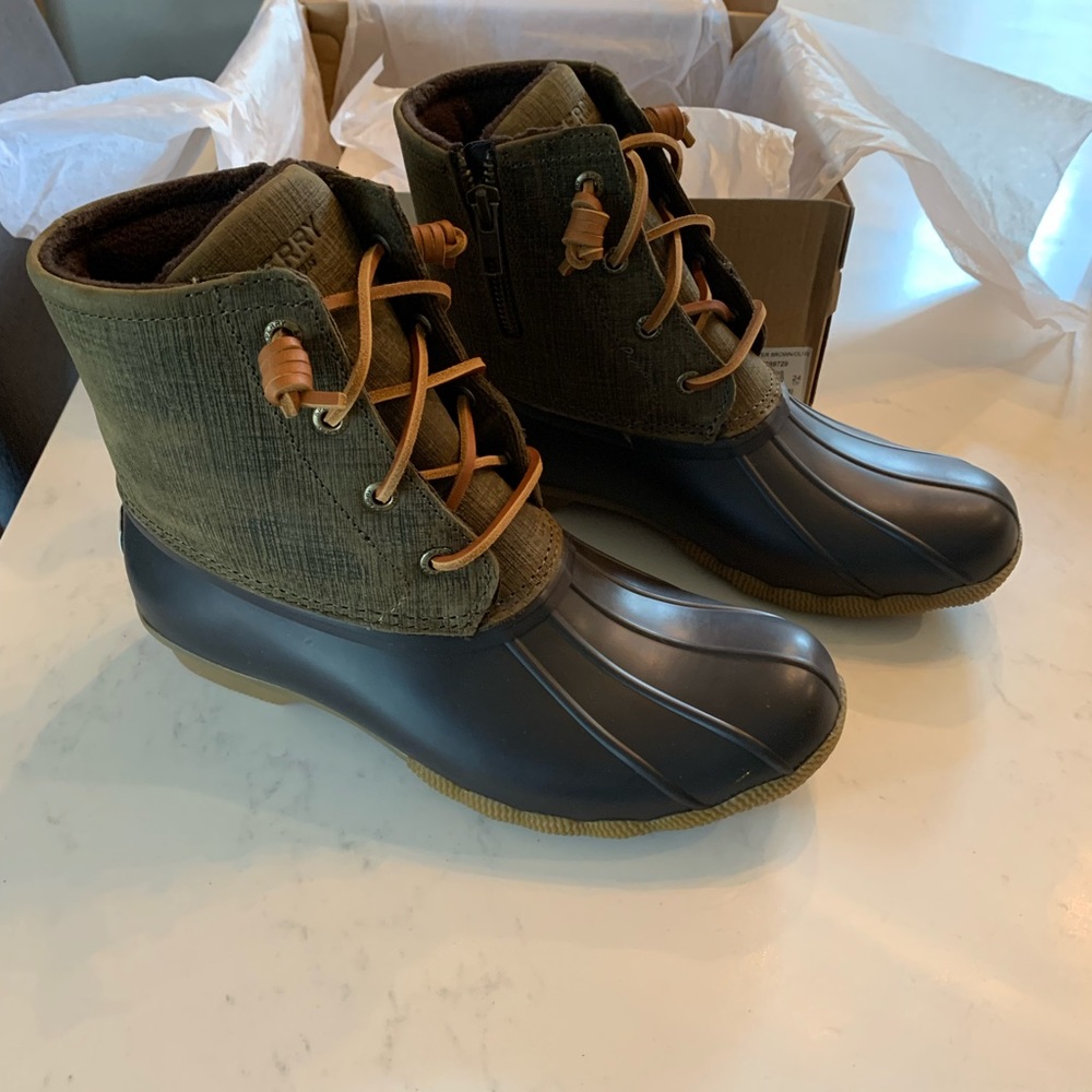 Sperry Saltwater duck boots brown/olive size 7 NWT
